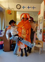 Eeva, Eerika ja Tytti Halloween-naamisiaissa 2020